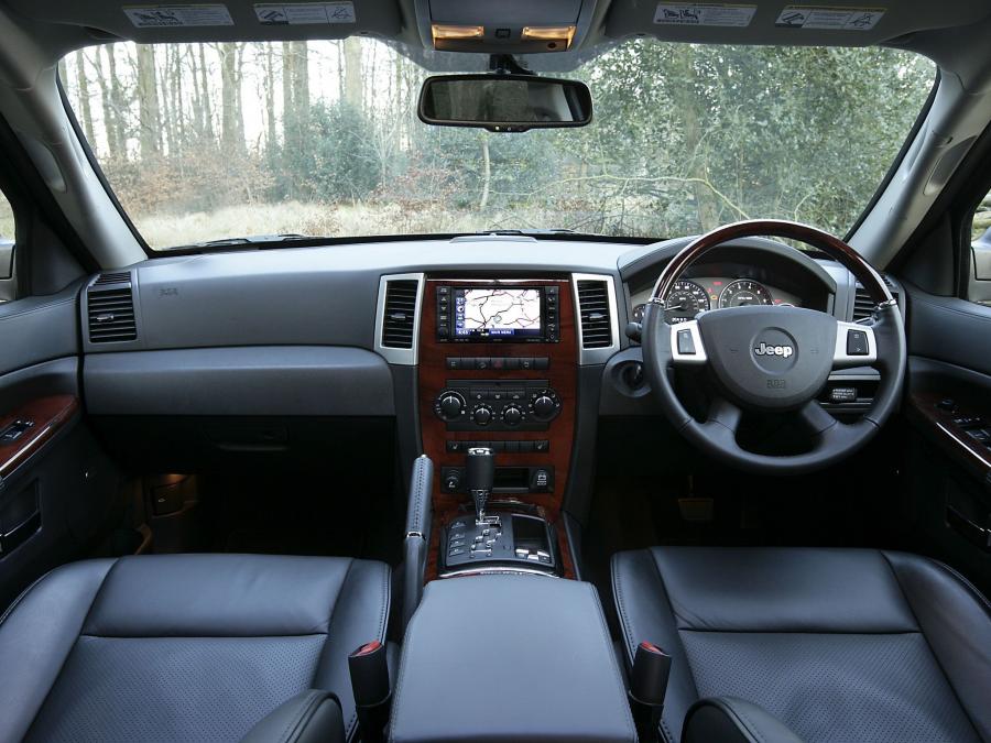  Jeep Grand Cherokee Overland 2008 года  (UK) (фото 5 из 16)